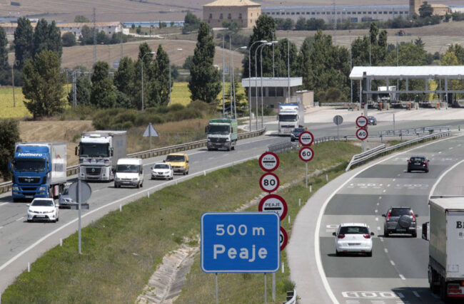 Se prohíbe la circulación de camiones por la N-121 y se desvía a la AP-15