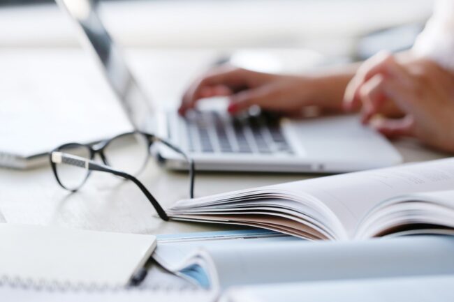 asesoría fiscal-contable en Valencia - portatil