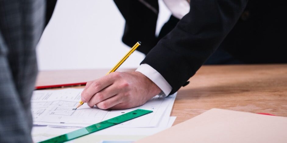 Seguro de responsabilidad civil en Valencia - mesa