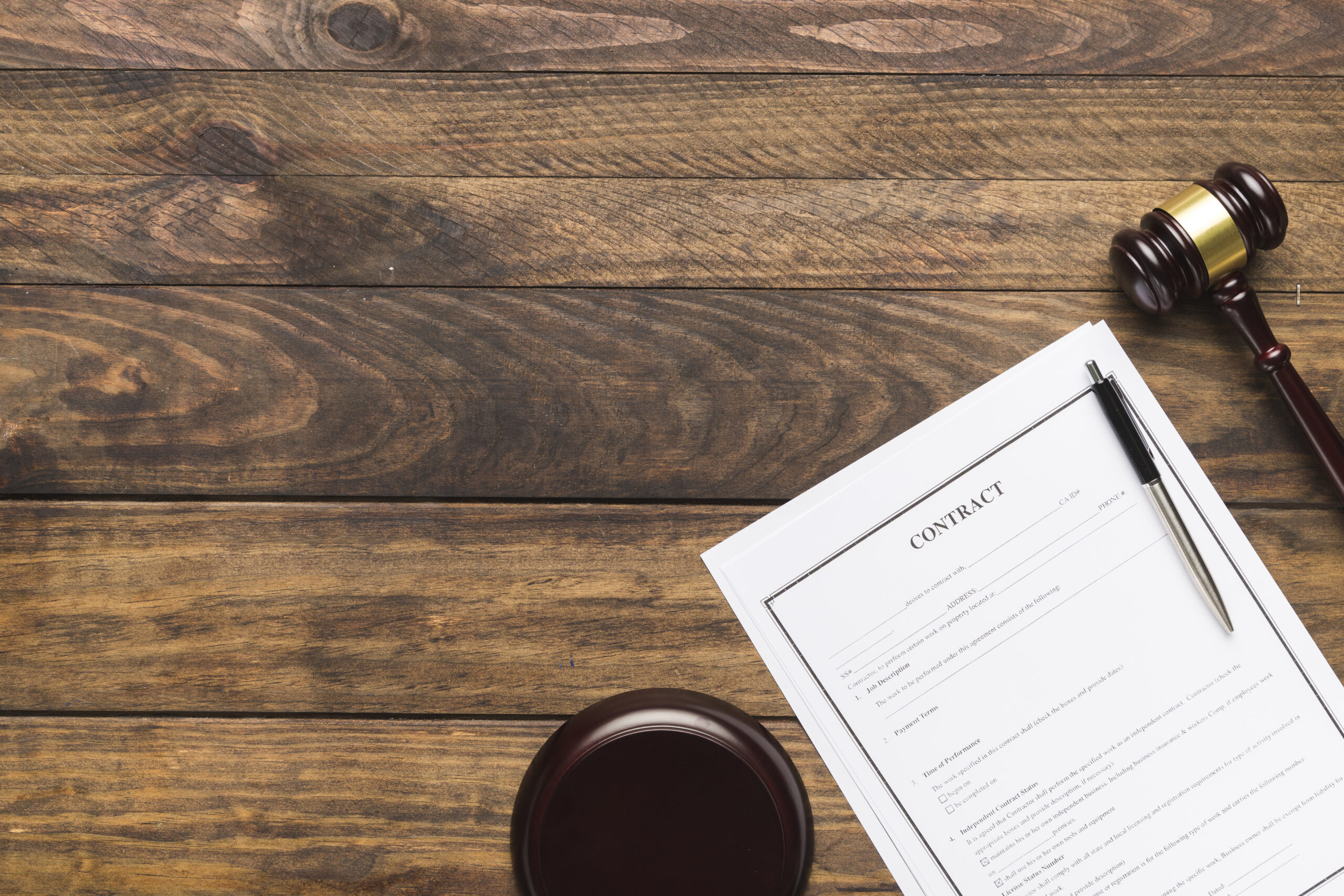 asesoría jurídica en Valencia-madera