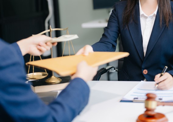 Gestoría en Valencia - Mujer